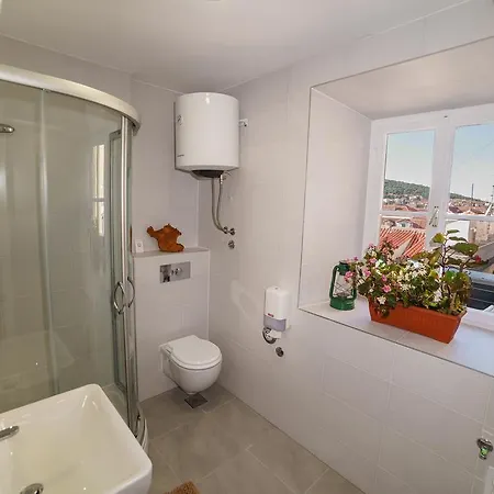 Alithia Silver Apartment Split