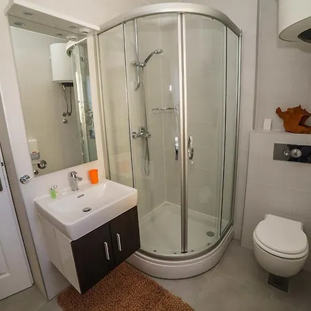 Alithia Silver Apartment Split