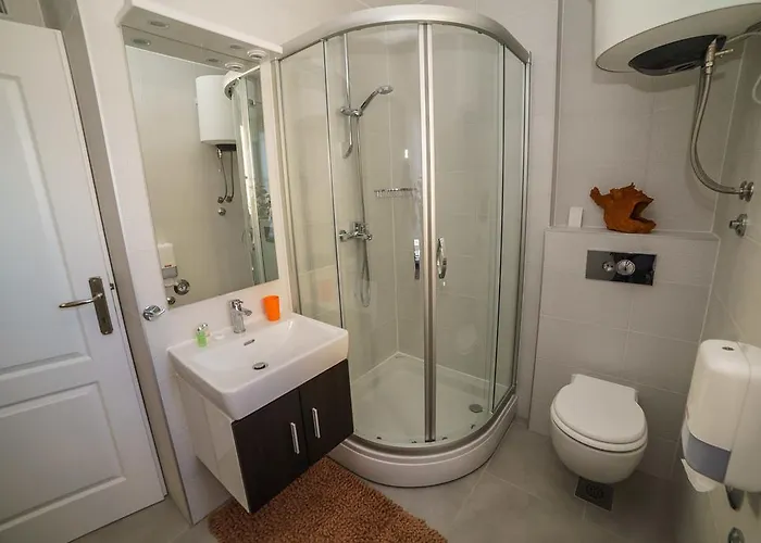 Alithia Silver Apartment Split